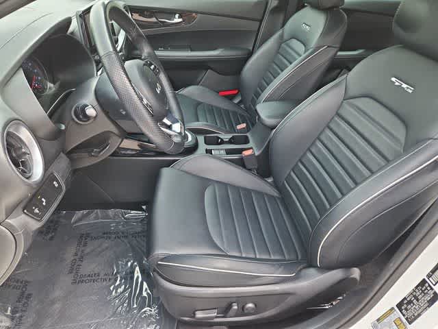 Thumbnail: 2023 Kia Forte - 17