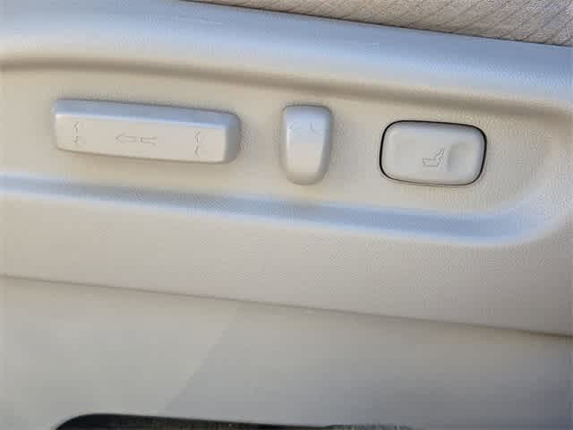 Thumbnail: 2016 Honda Odyssey - 17