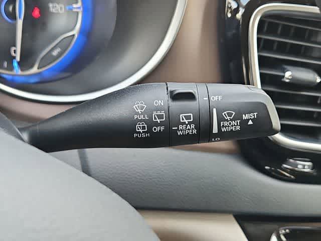 Thumbnail: 2023 Chrysler Voyager - 25