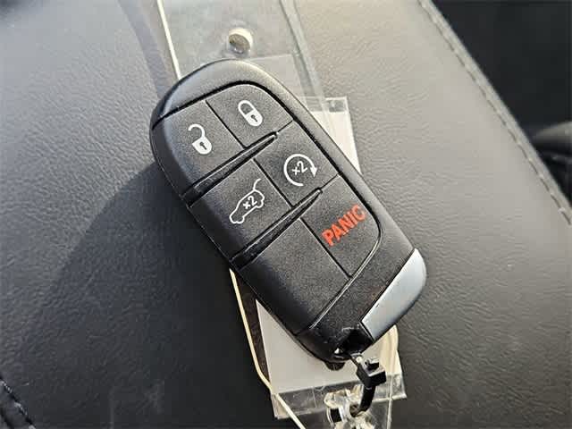 Thumbnail: 2020 Jeep Grand Cherokee - 35