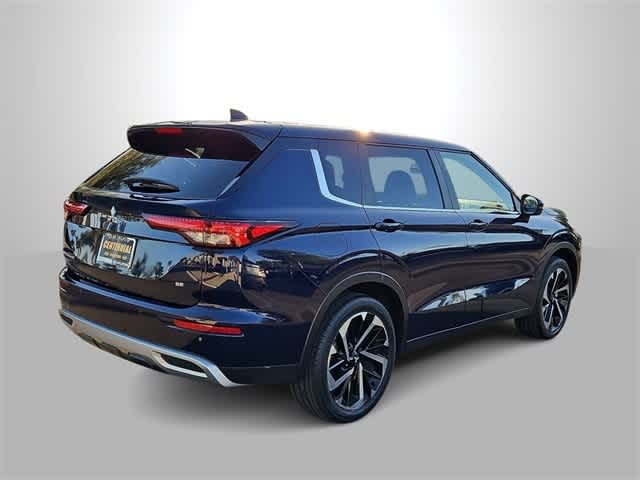 Thumbnail: 2022 Mitsubishi Outlander - 8