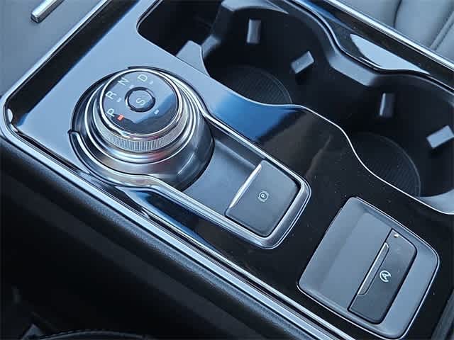 Thumbnail: 2019 Ford Edge - 32