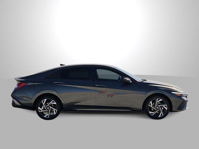 Thumbnail: 2025 Hyundai Elantra - 9
