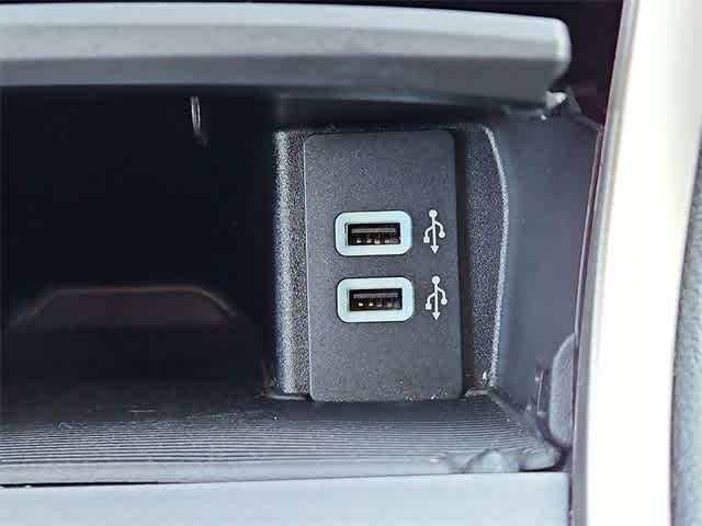 Thumbnail: 2016 Ford Edge - 31