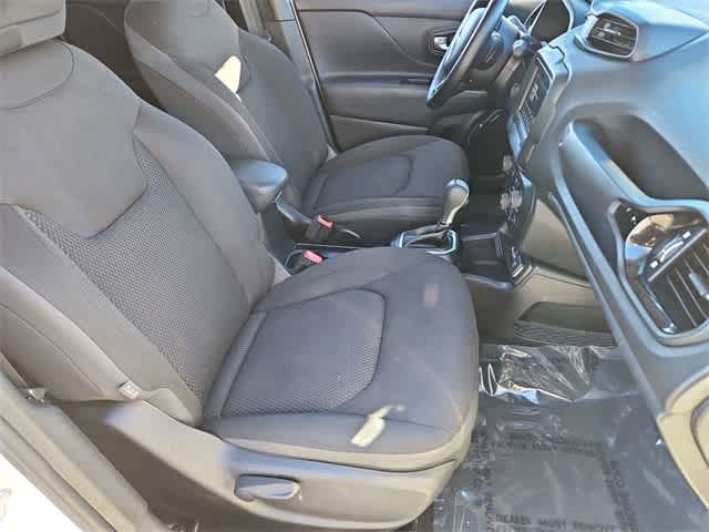 Thumbnail: 2018 Jeep Renegade - 21