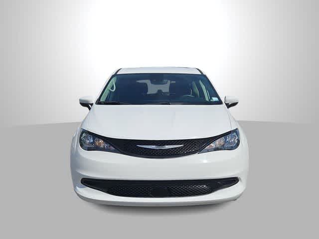 Thumbnail: 2023 Chrysler Voyager - 3