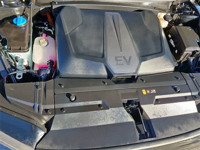 Thumbnail: 2023 Kia EV6 - 14