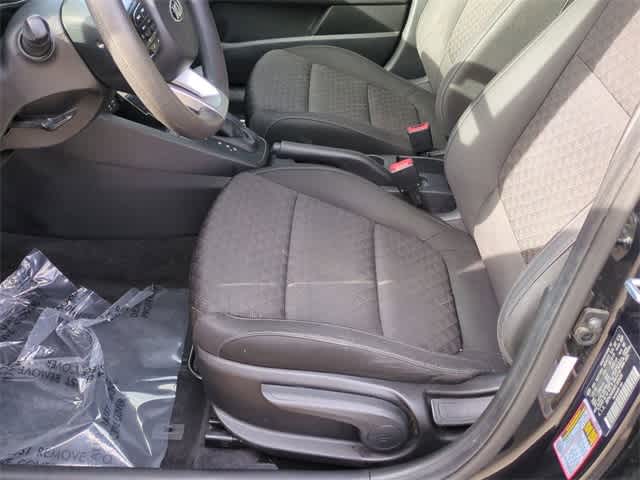 Thumbnail: 2019 Kia Rio - 16