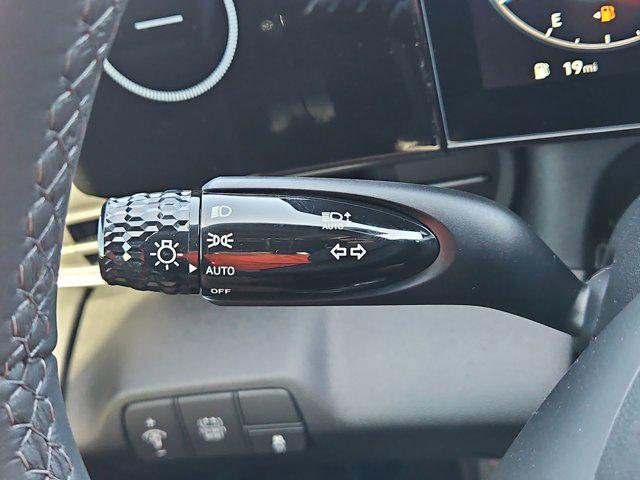 Thumbnail: 2025 Hyundai Elantra - 25