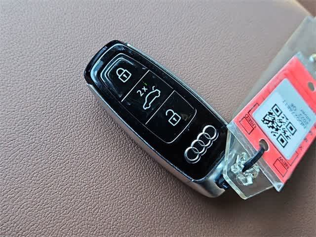 Thumbnail: 2022 Audi Q8 - 37