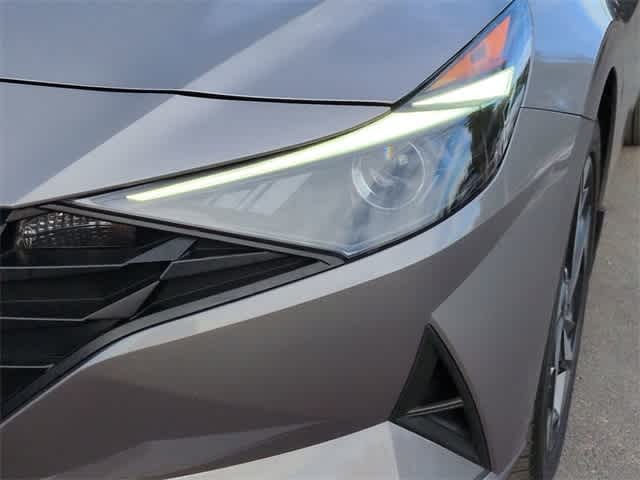 Thumbnail: 2023 Hyundai Elantra - 11