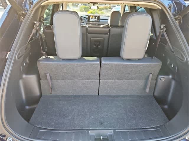 Thumbnail: 2022 Mitsubishi Outlander - 34