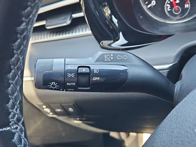 Thumbnail: 2021 Kia K5 - 27