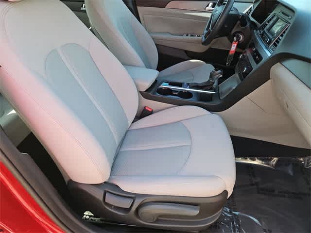 Thumbnail: 2015 Hyundai Sonata - 22