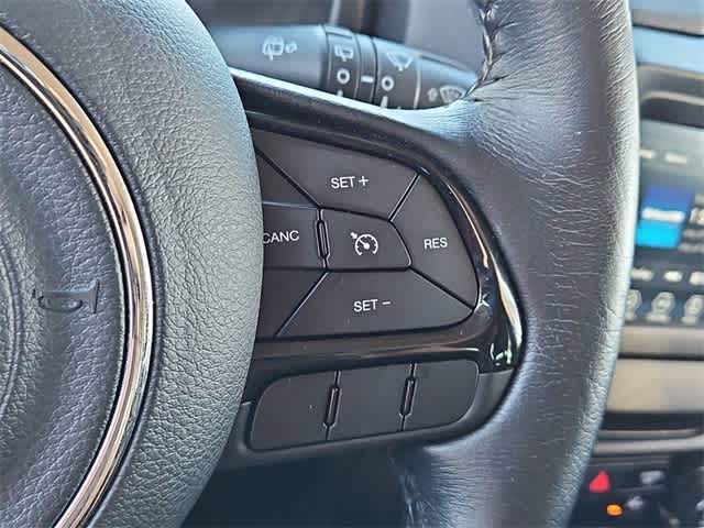 Thumbnail: 2018 Jeep Renegade - 24