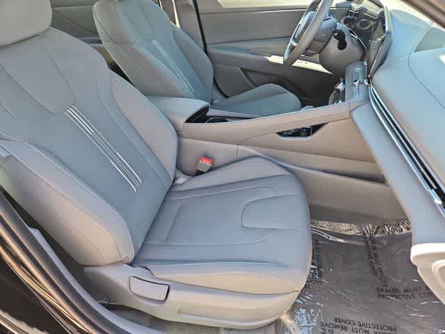 Thumbnail: 2025 Hyundai Elantra - 21