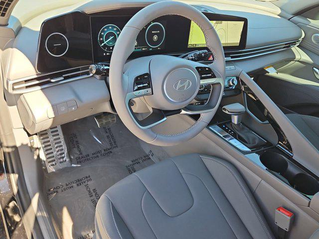 Thumbnail: 2025 Hyundai Elantra - 10