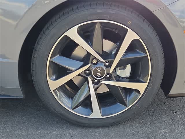 Thumbnail: 2022 Hyundai Sonata - 13