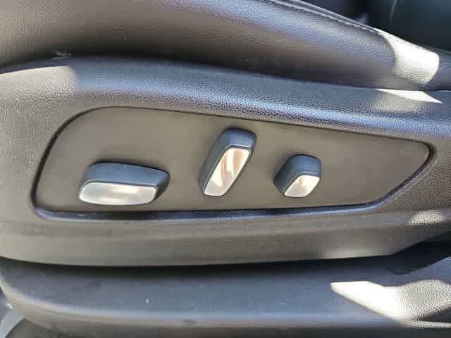 Thumbnail: 2019 Cadillac XT5 - 17