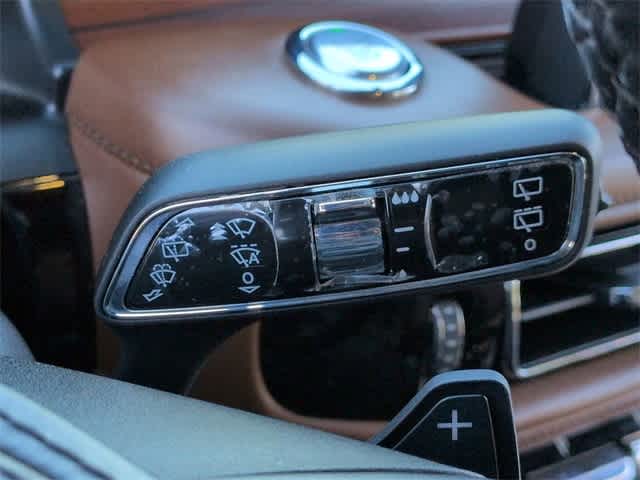 Thumbnail: 2022 Lincoln Aviator - 27