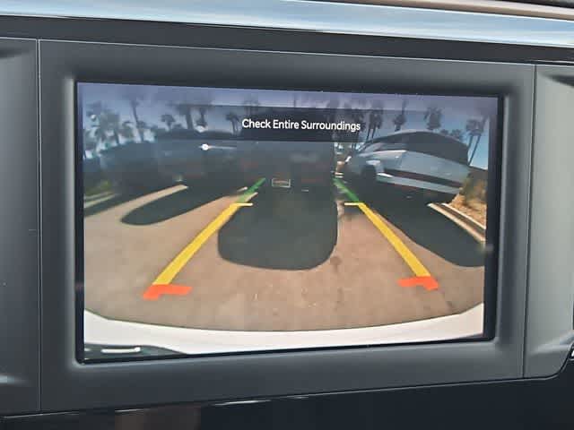 Thumbnail: 2023 Chrysler Voyager - 28