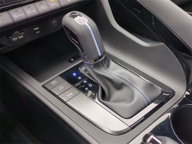 Thumbnail: 2025 Hyundai Elantra - 32