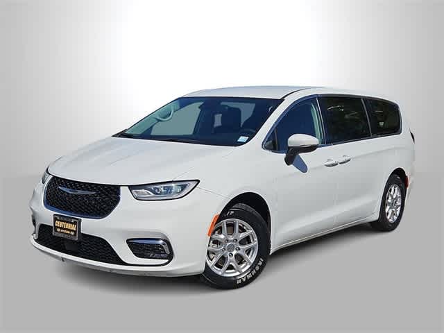 Thumbnail: 2023 Chrysler Pacifica - 1