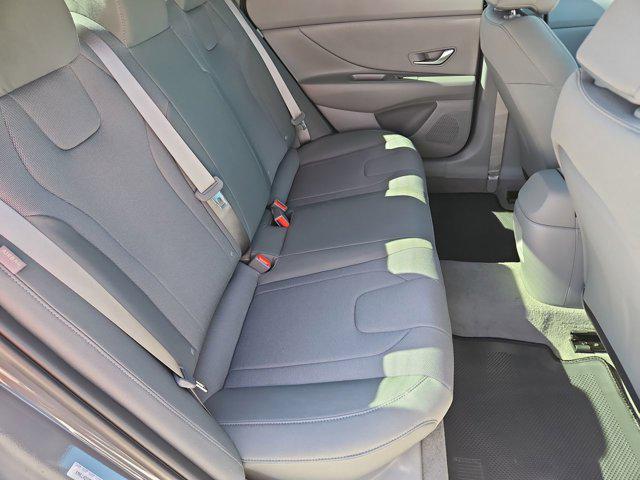 Thumbnail: 2025 Hyundai Elantra - 19