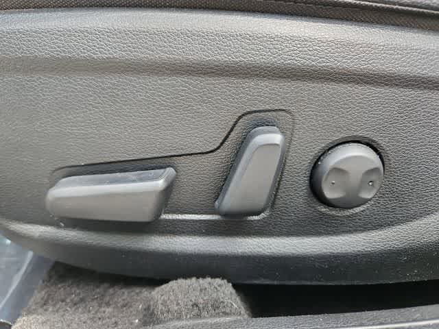 Thumbnail: 2023 Kia Forte - 18