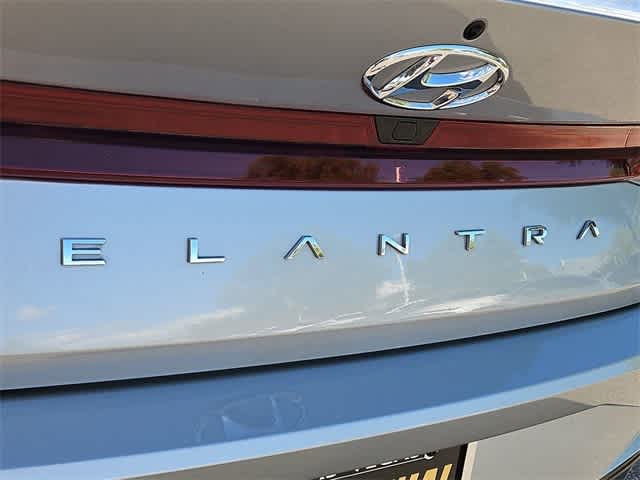 Thumbnail: 2022 Hyundai Elantra - 12