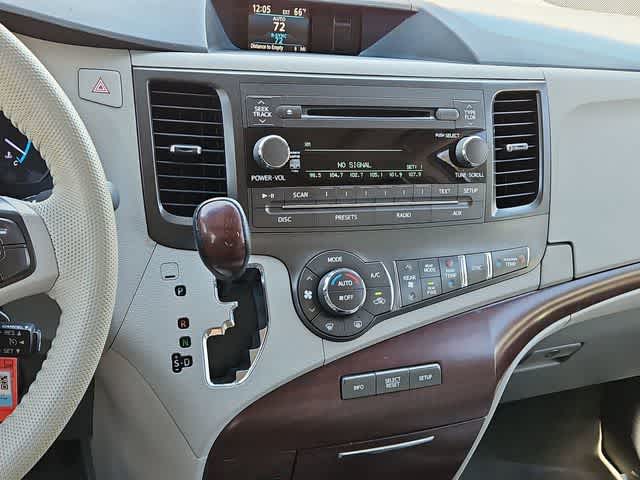 Thumbnail: 2012 Toyota Sienna - 29