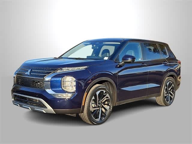 Thumbnail: 2022 Mitsubishi Outlander - 4