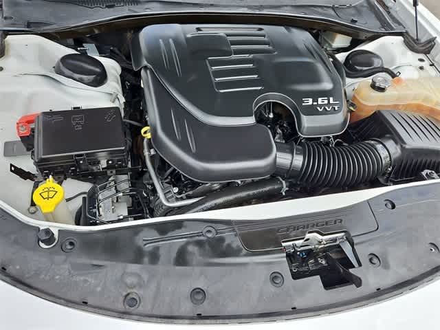 2020 Dodge Charger SXT 14