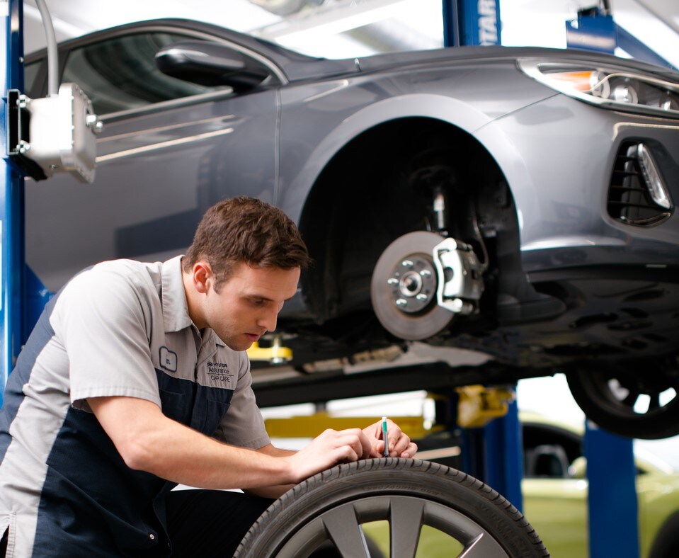  Hyundai service technician