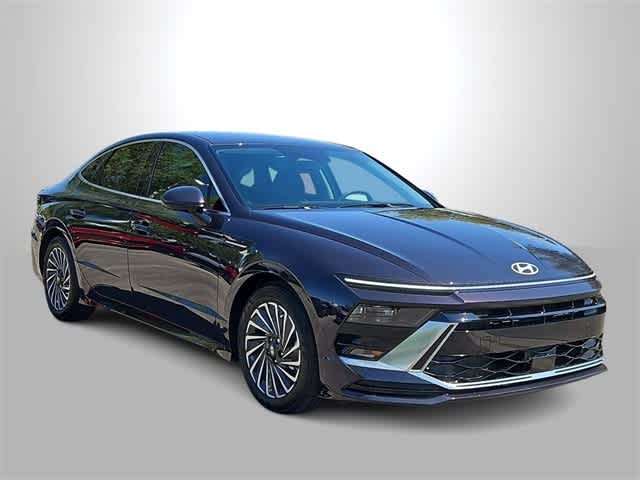 2025 Hyundai Sonata Hybrid SEL photo 2