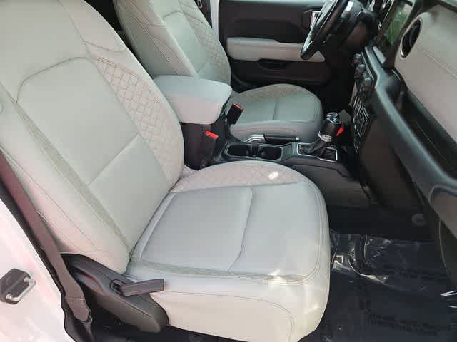 Thumbnail: 2022 Jeep Wrangler - 20