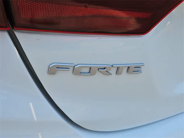 Thumbnail: 2022 Kia Forte - 11