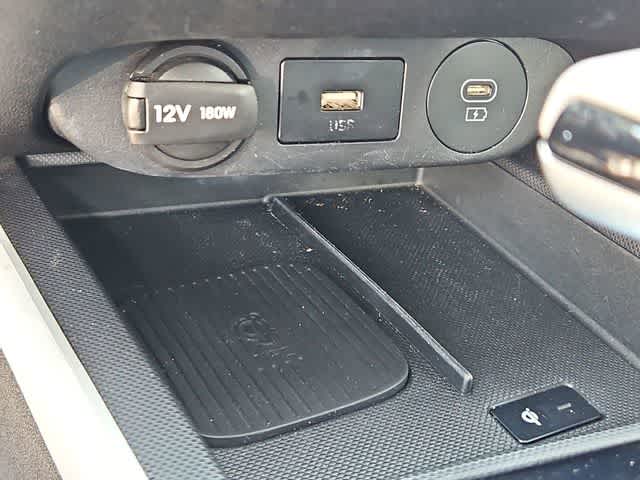 Thumbnail: 2024 Hyundai Elantra - 32