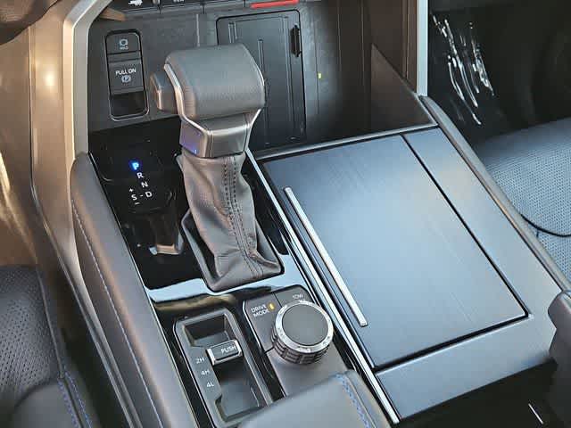 Thumbnail: 2024 Toyota Sequoia - 32