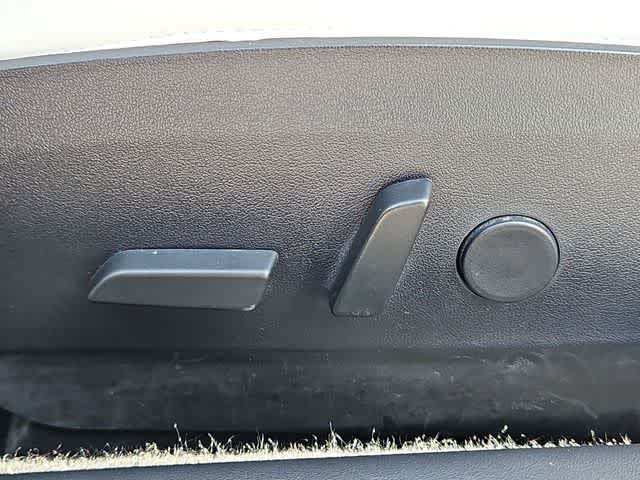 Thumbnail: 2019 Tesla Model 3 - 17