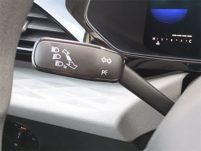 Thumbnail: 2022 Volkswagen Taos - 25