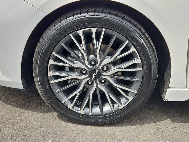 Thumbnail: 2023 Kia Forte - 14