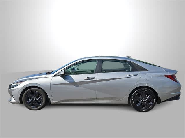 Thumbnail: 2022 Hyundai Elantra - 5