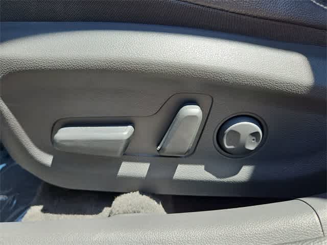 Thumbnail: 2018 Hyundai Ioniq - 17