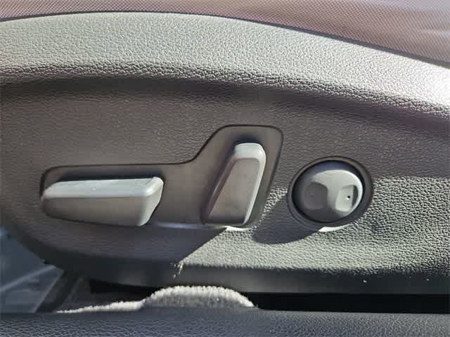 Thumbnail: 2015 Hyundai Sonata - 18