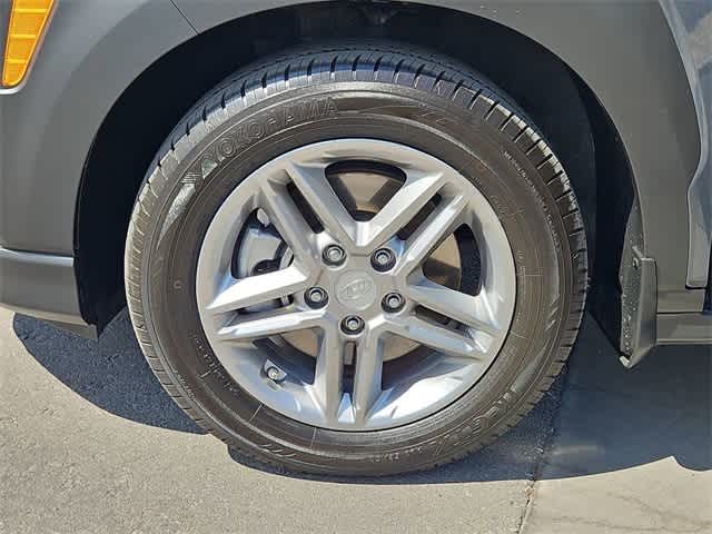 2021 Hyundai Kona SE 13