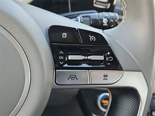 Thumbnail: 2022 Hyundai Elantra - 23