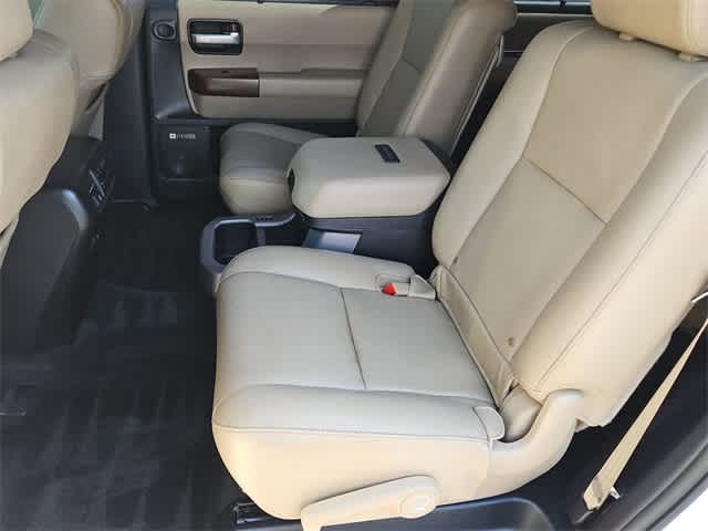 Thumbnail: 2015 Toyota Sequoia - 21