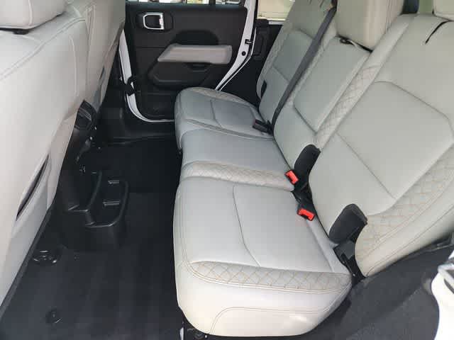 Thumbnail: 2022 Jeep Wrangler - 18