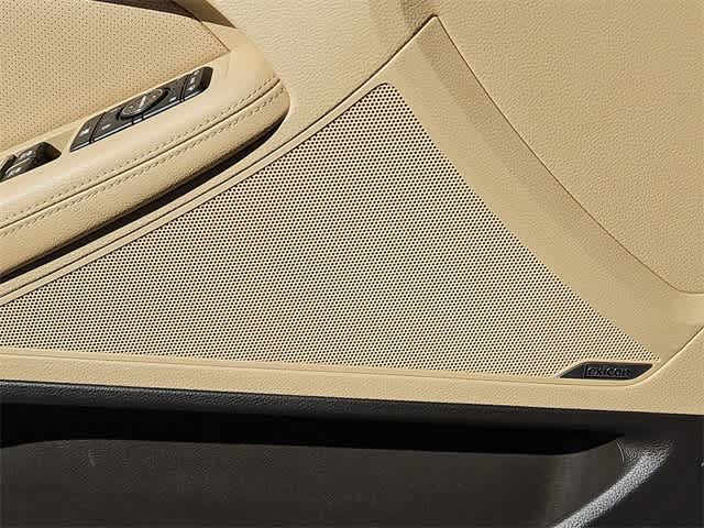 Thumbnail: 2017 Genesis G80 - 32